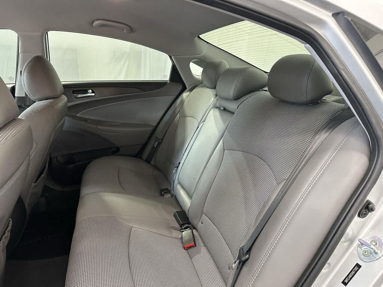 Thumbnail: 2013 Hyundai Sonata - 12