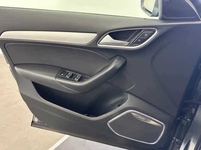 Thumbnail: 2016 Audi Q3 - 16