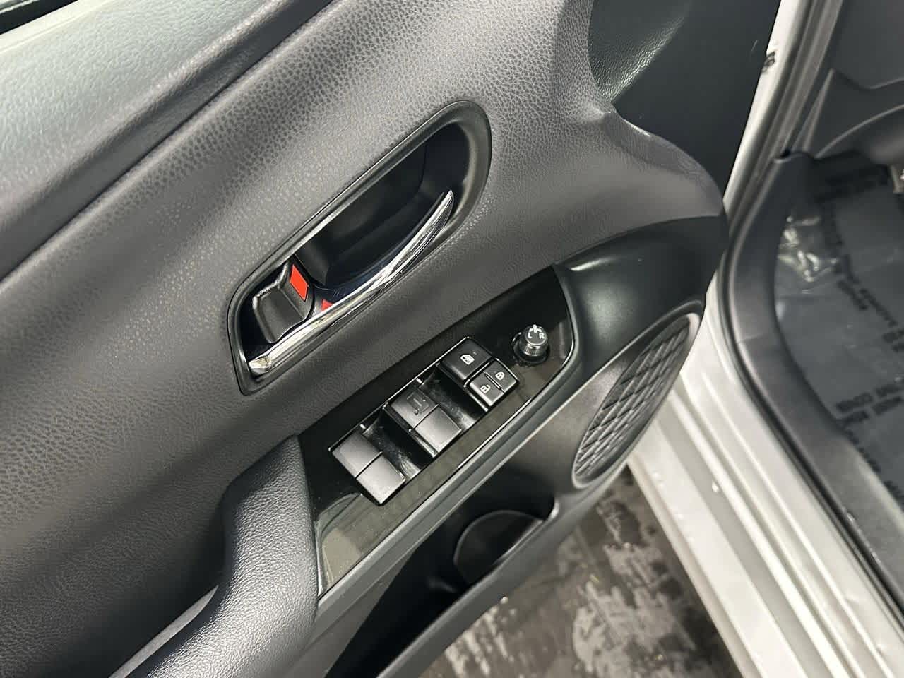 Thumbnail: 2022 Toyota Prius Prime - 13