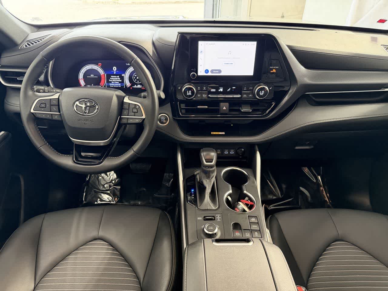 Thumbnail: 2025 Toyota Highlander - 13