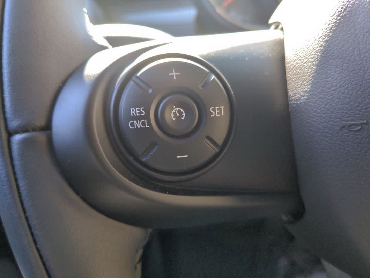 Thumbnail: 2020 MINI Cooper Hardtop - 25