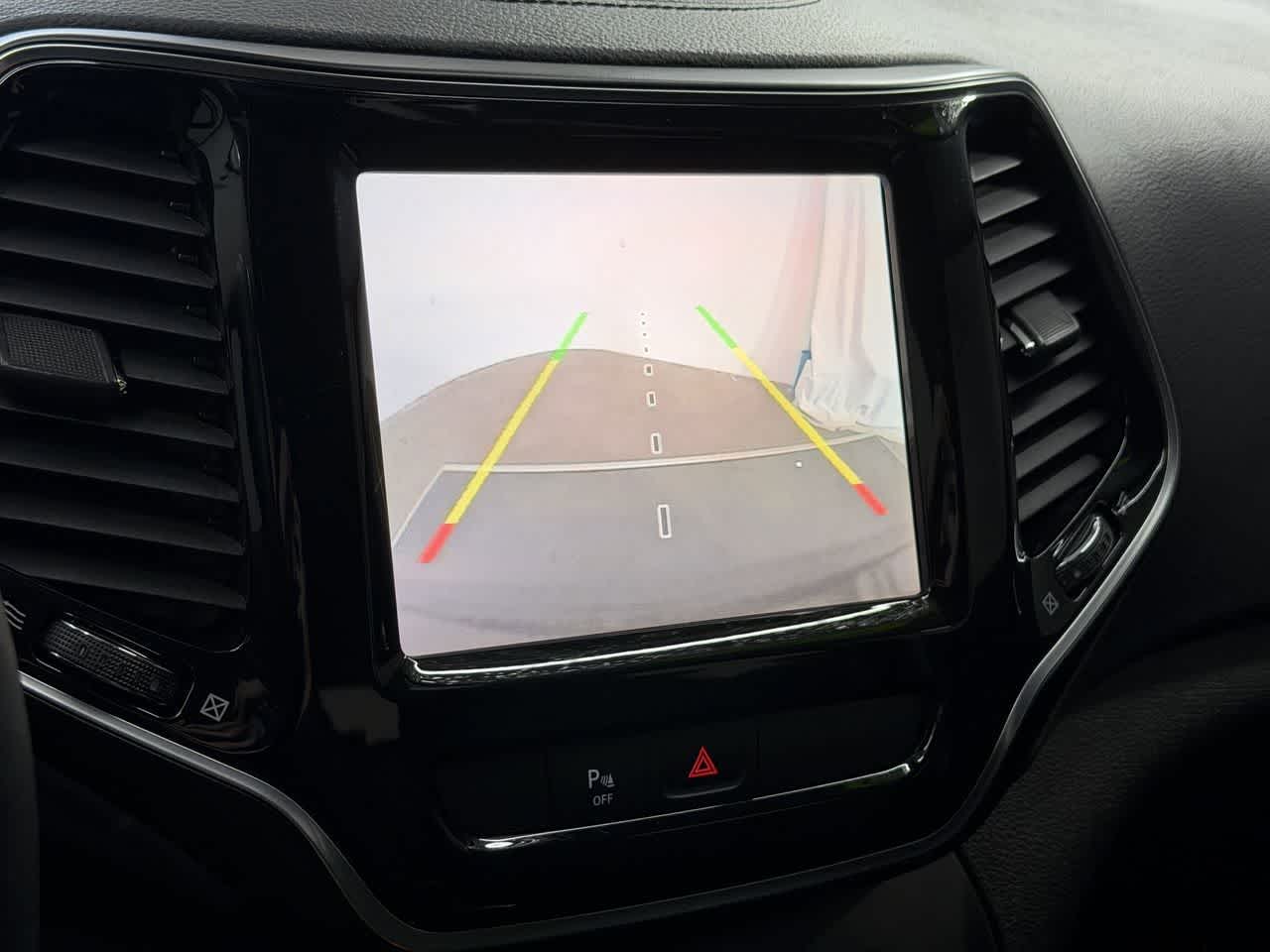 Thumbnail: 2019 Jeep Cherokee - 22