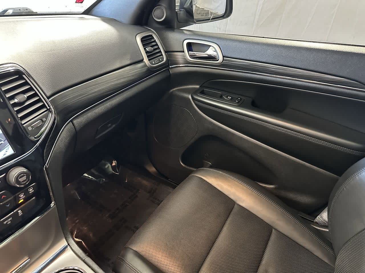 Thumbnail: 2019 Jeep Grand Cherokee - 25