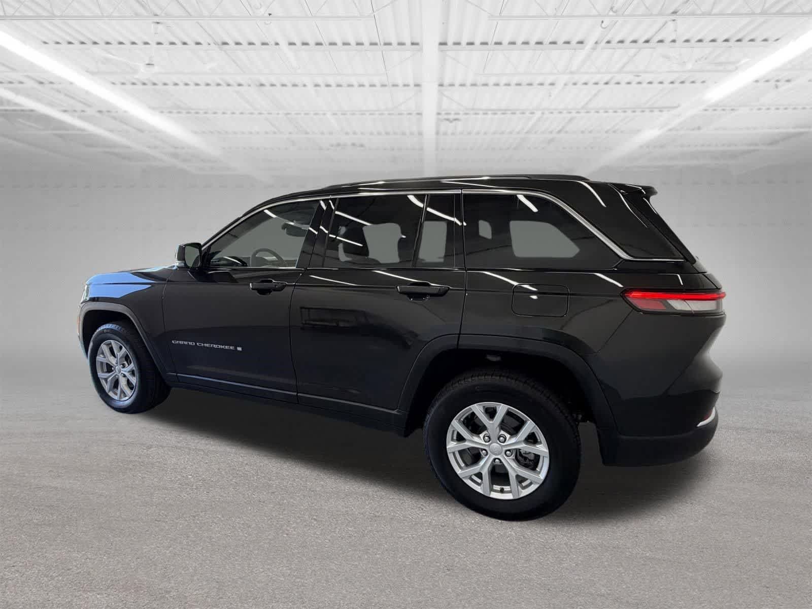 Thumbnail: 2024 Jeep Grand Cherokee - 2