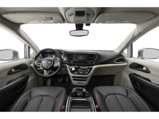 Thumbnail: 2018 Chrysler Pacifica - 8