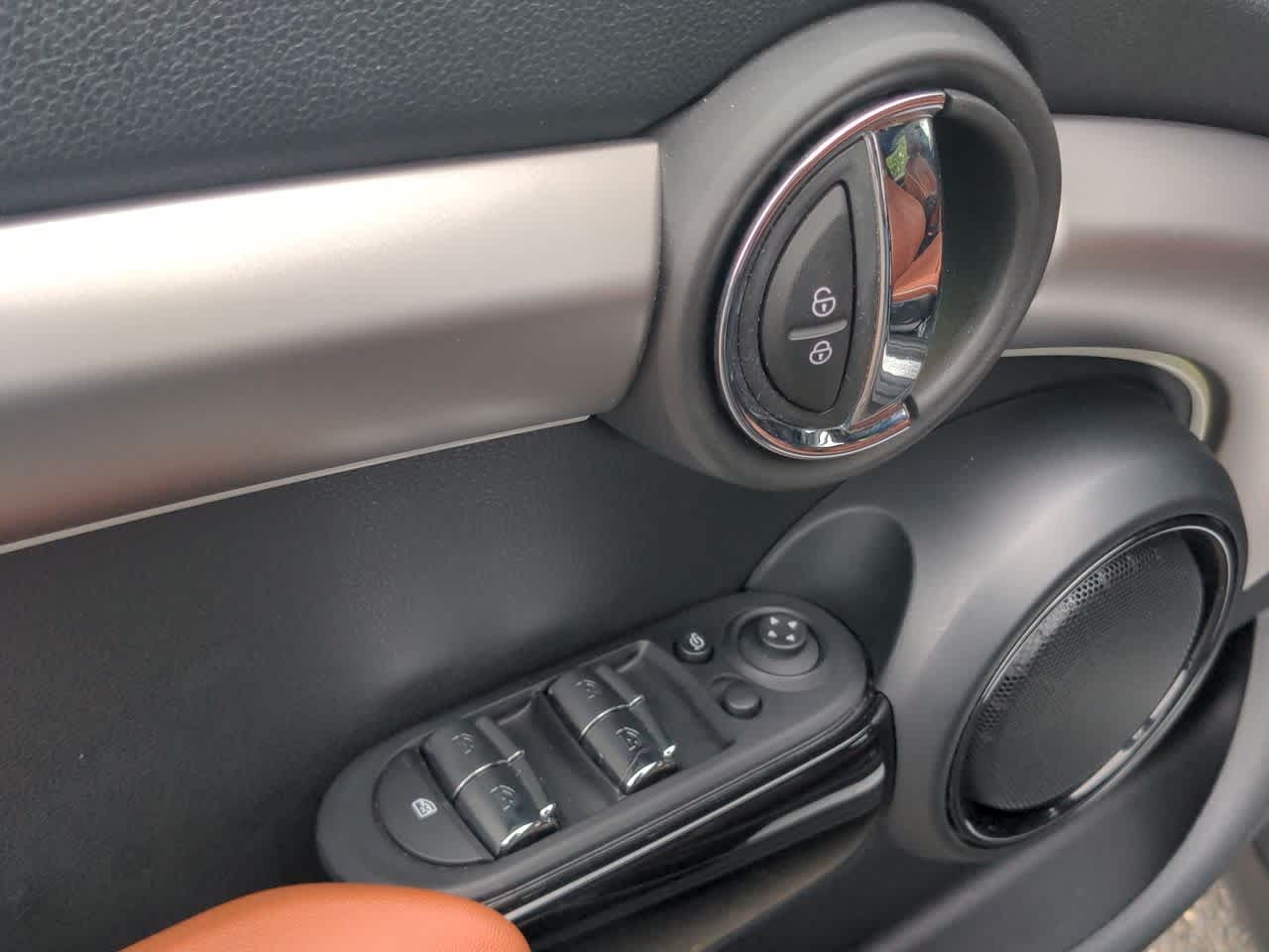 Thumbnail: 2020 MINI Cooper Hardtop - 16