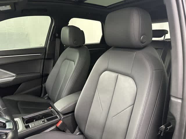Thumbnail: 2020 Audi Q3 - 11