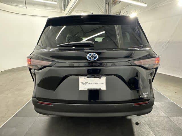 Thumbnail: 2024 Toyota Sienna - 4