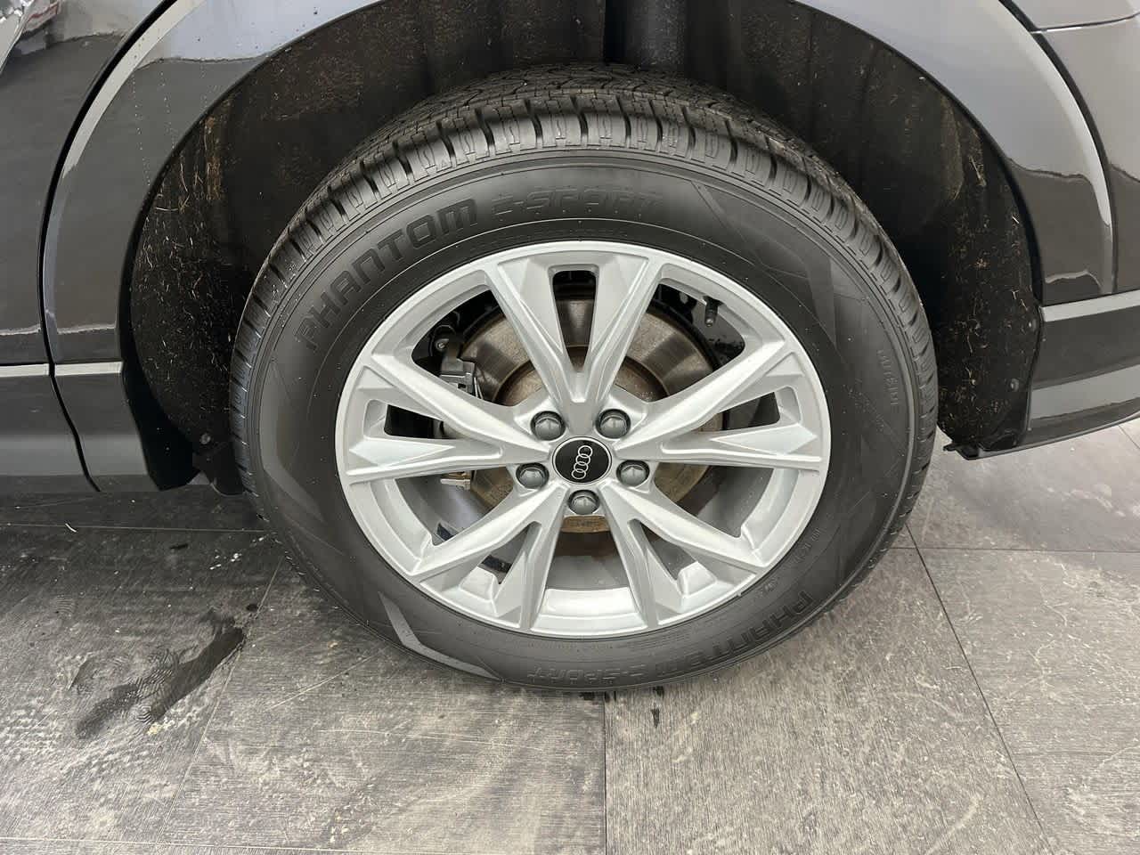 Thumbnail: 2024 Audi Q3 - 25