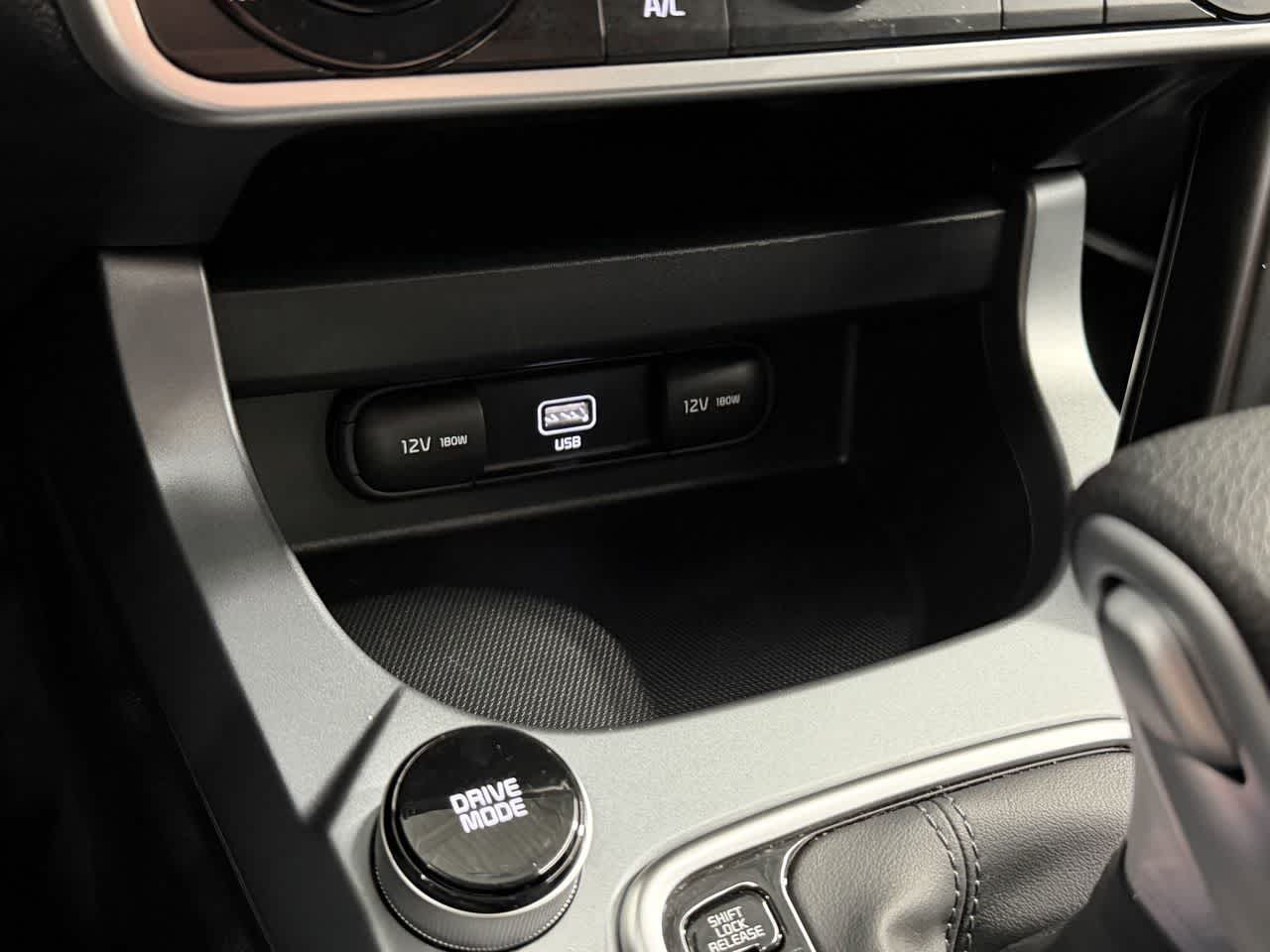 Thumbnail: 2023 Kia Seltos - 23