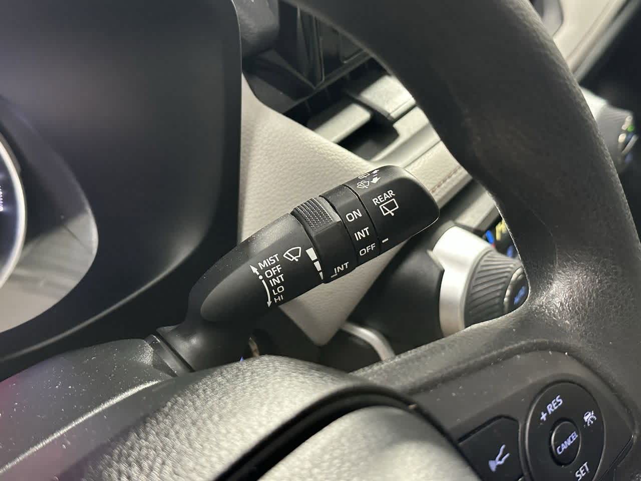 Thumbnail: 2022 Toyota RAV4 - 17