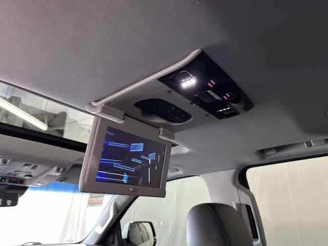 Thumbnail: 2019 Cadillac Escalade - 14