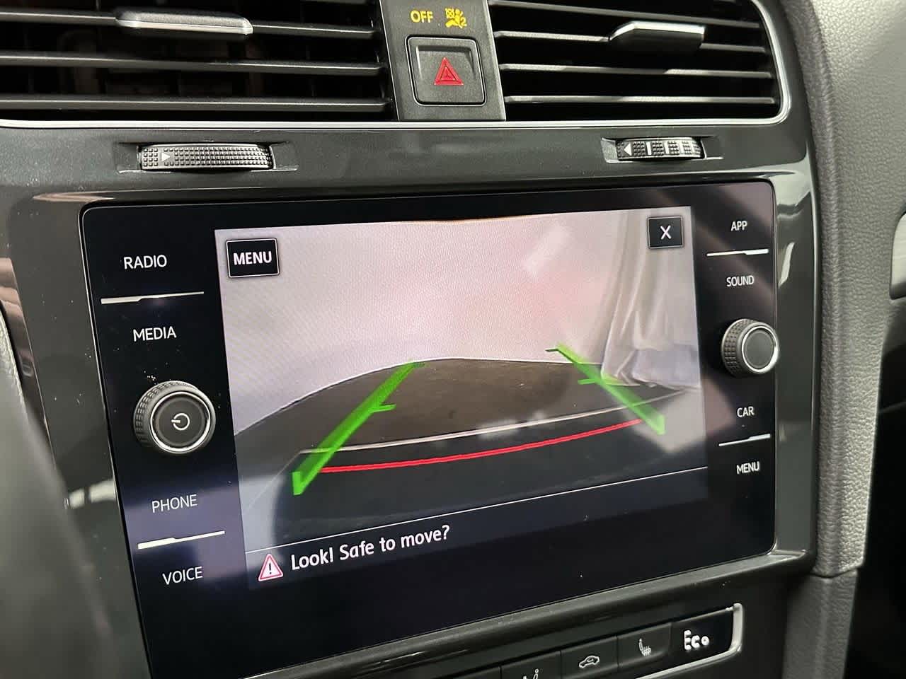 Thumbnail: 2019 Volkswagen e-Golf - 19