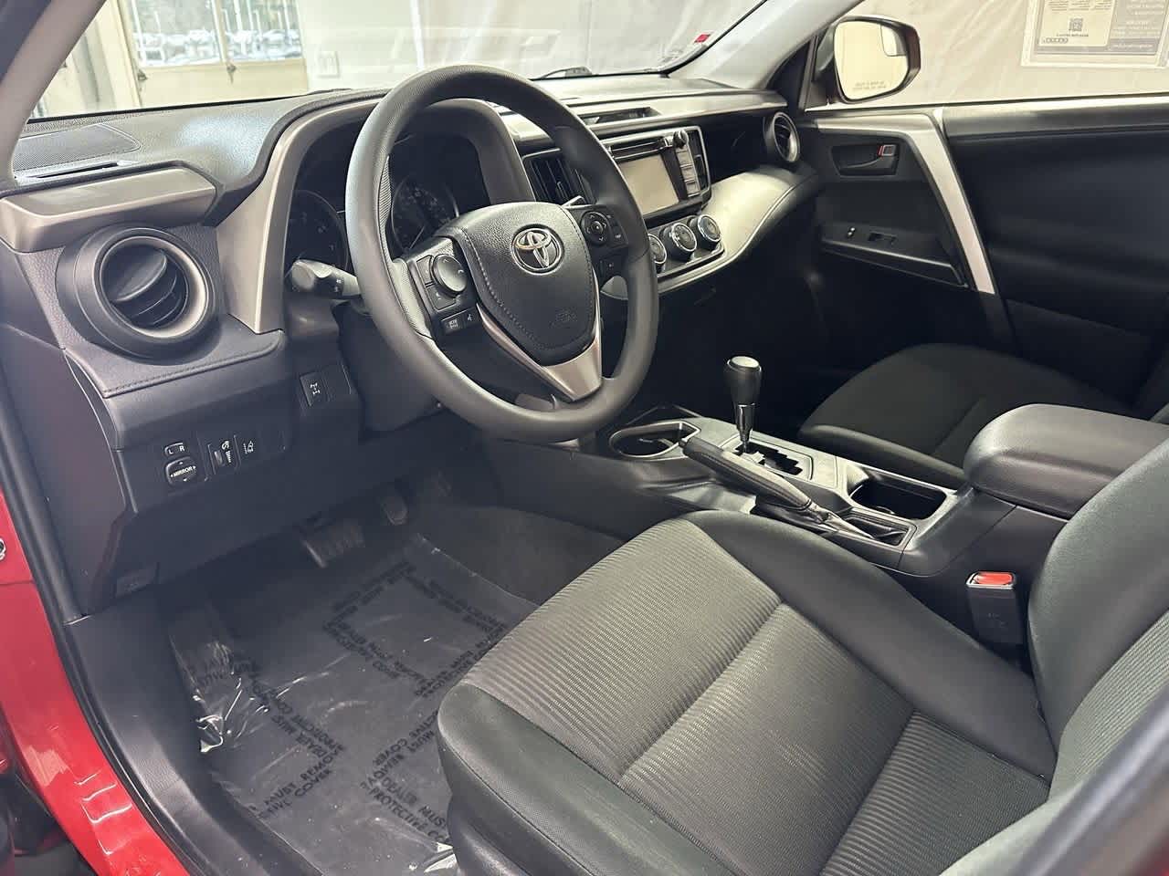 Thumbnail: 2017 Toyota RAV4 - 9