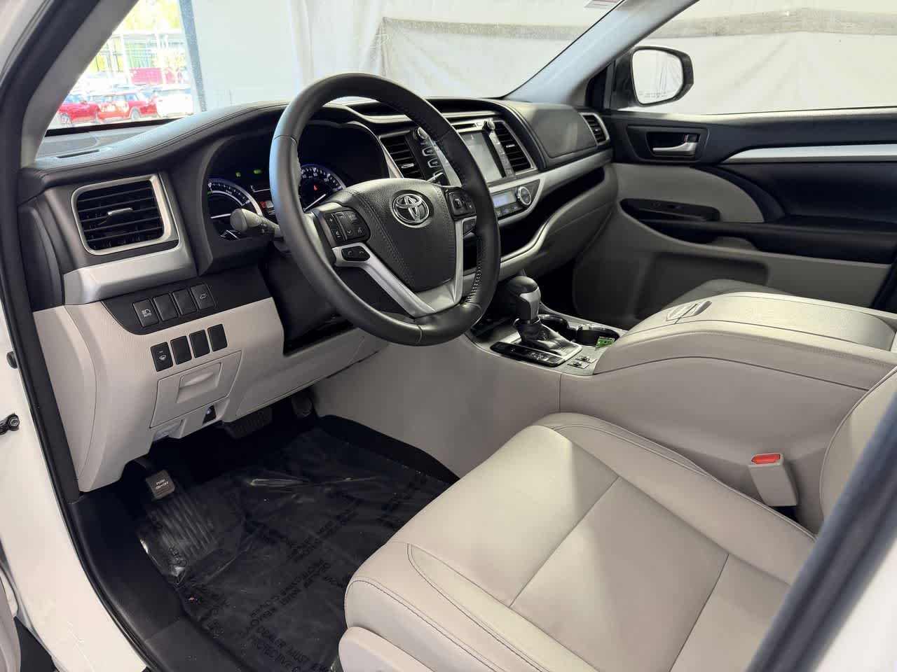 Thumbnail: 2018 Toyota Highlander - 9