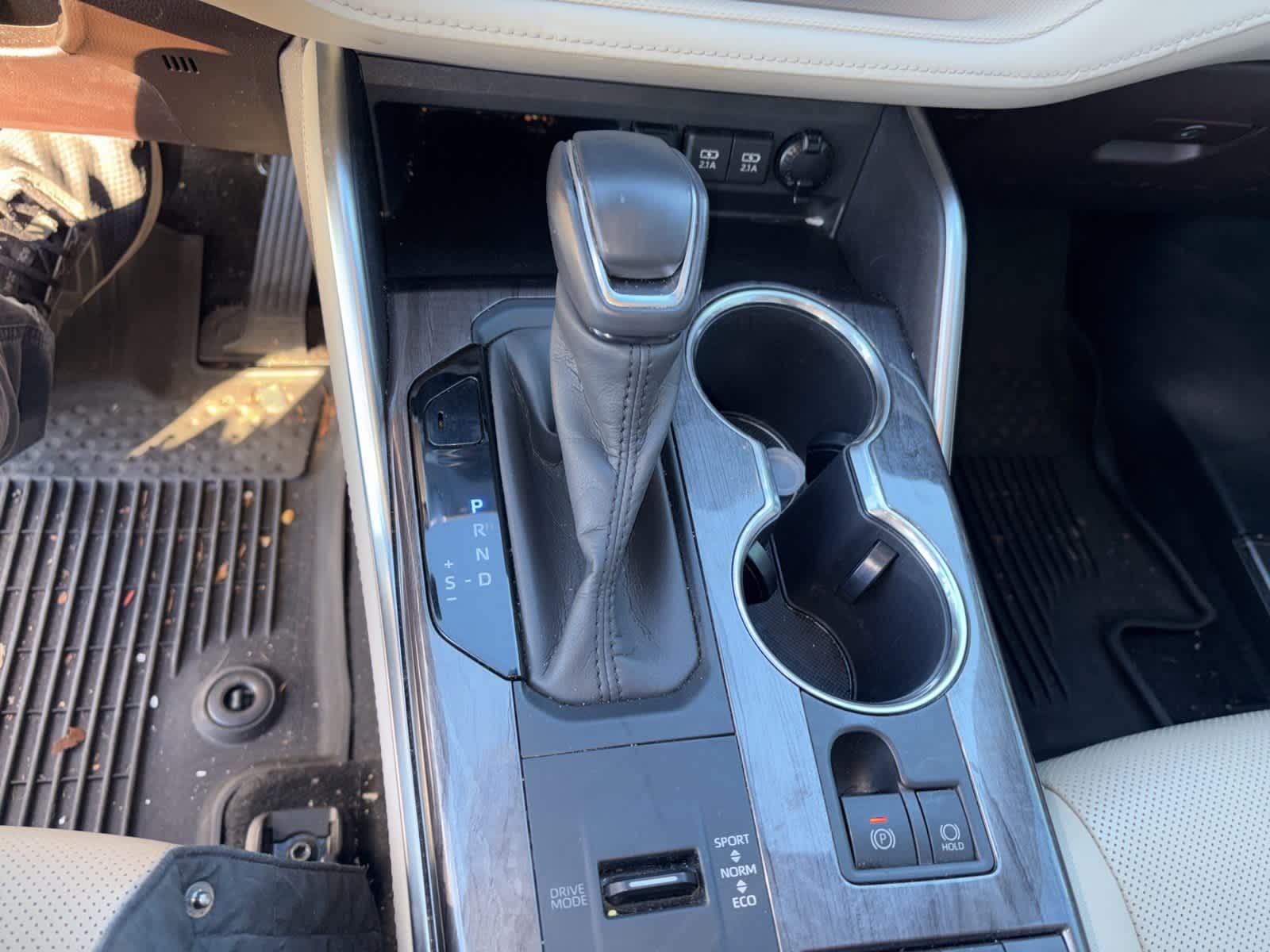 Thumbnail: 2020 Toyota Highlander - 4