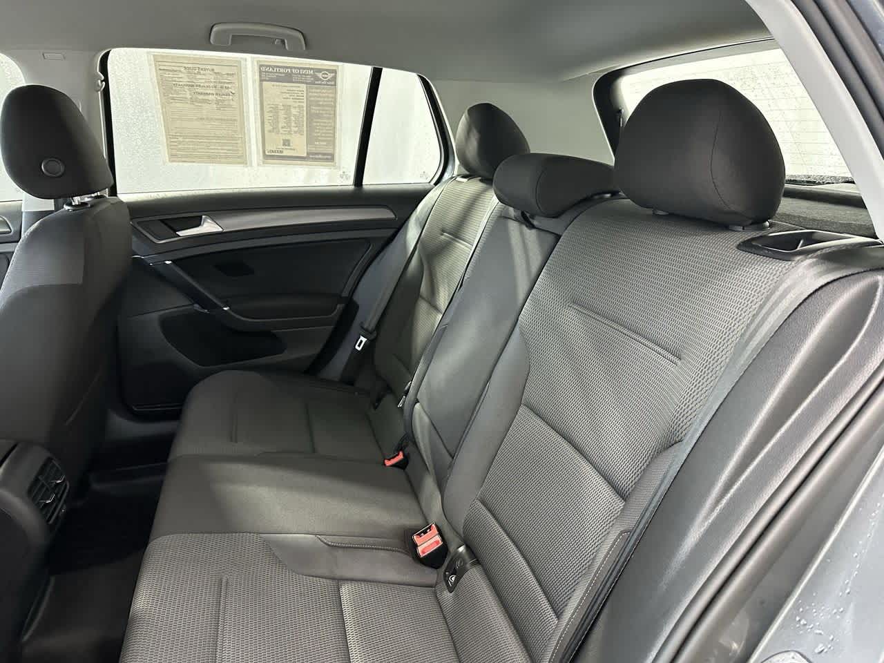 Thumbnail: 2019 Volkswagen e-Golf - 11