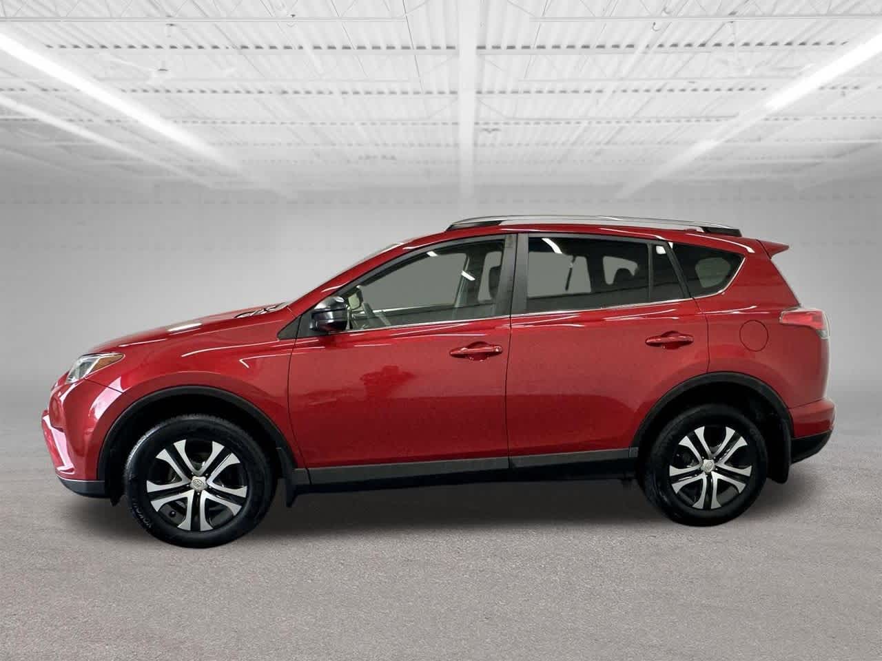 Thumbnail: 2017 Toyota RAV4 - 2