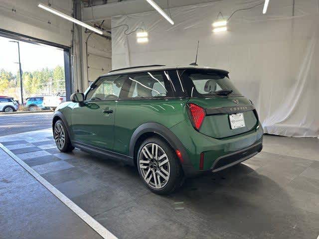 2025 Mini Cooper 2 Door Hardtop Signature photo 2