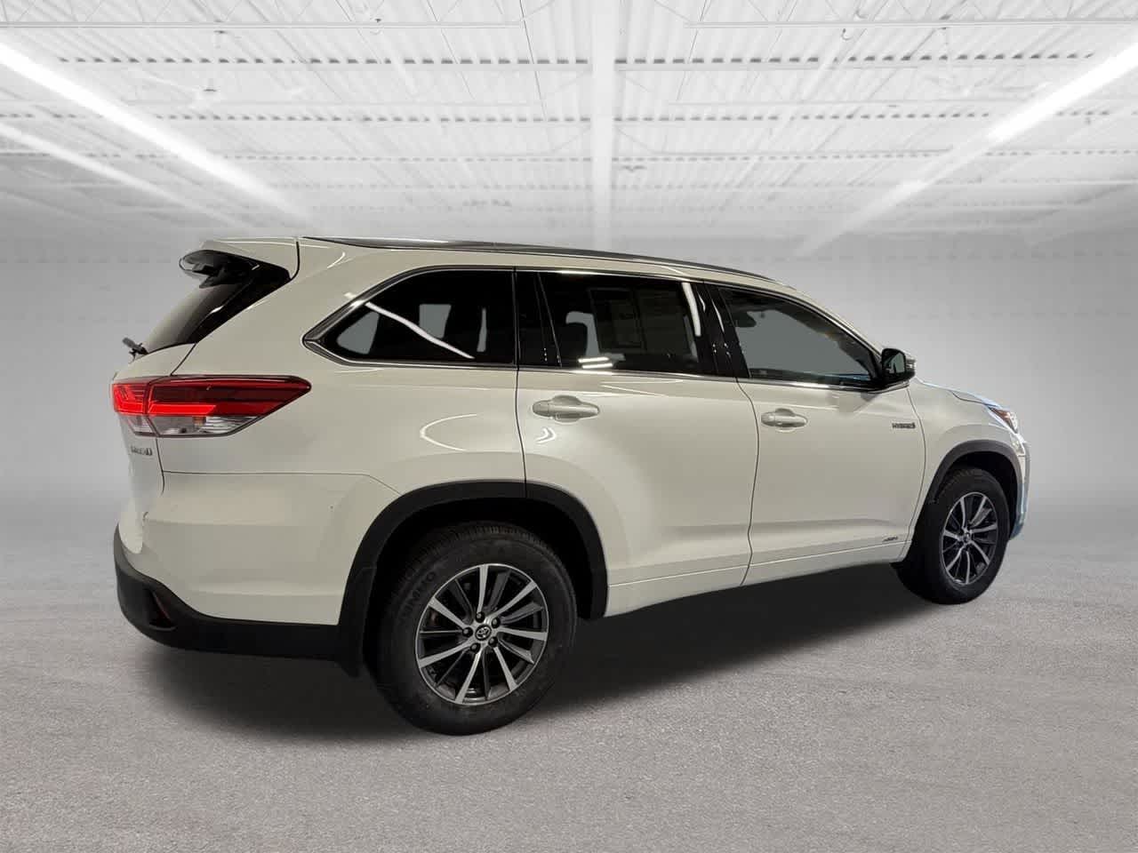 Thumbnail: 2018 Toyota Highlander - 6