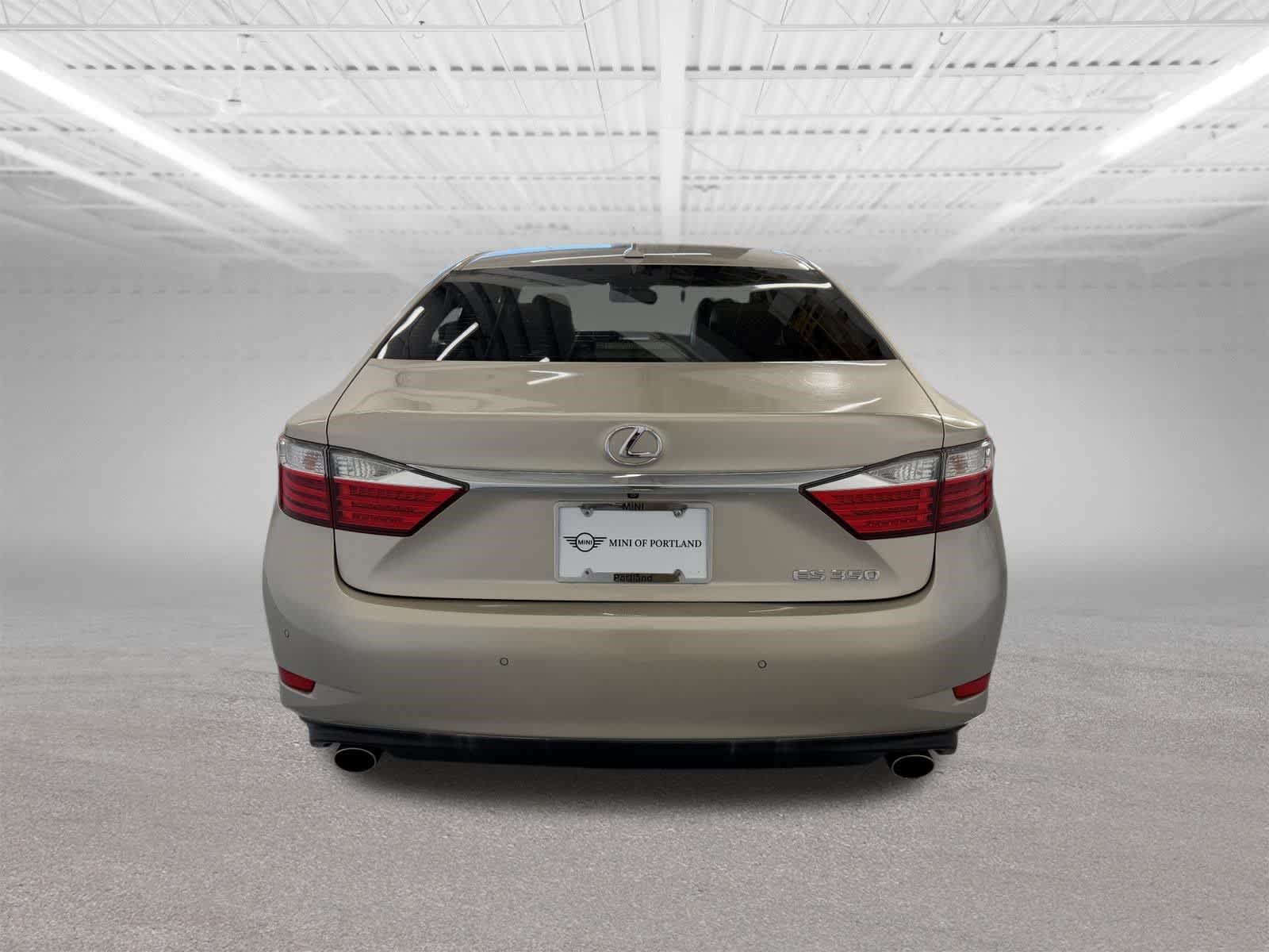 Thumbnail: 2013 Lexus ES - 4