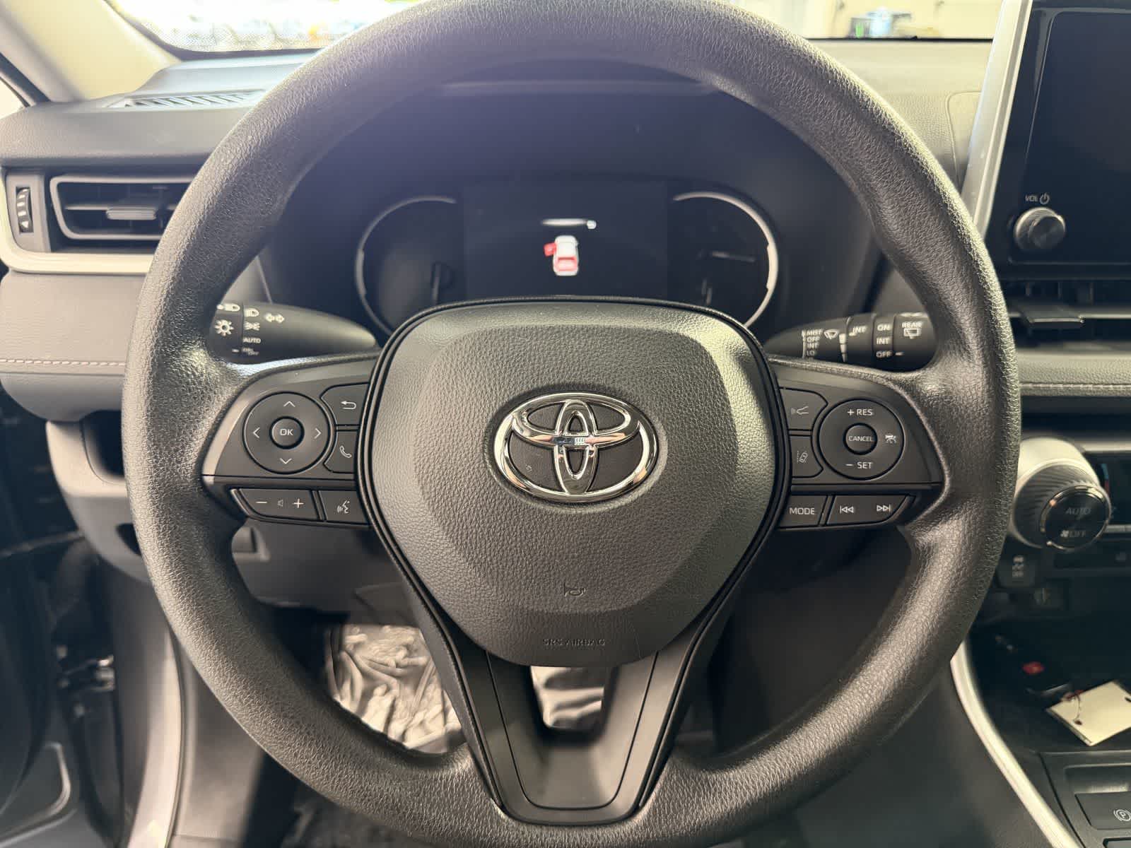 Thumbnail: 2025 Toyota RAV4 - 15