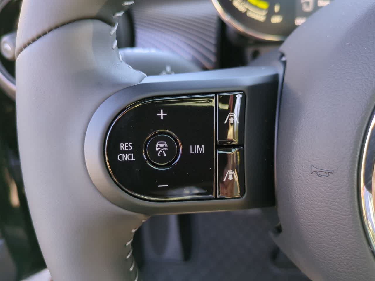 Thumbnail: 2024 MINI Cooper Hardtop - 22