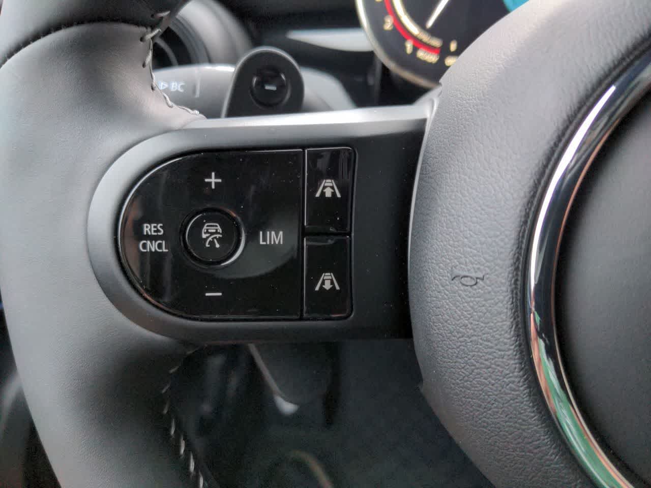 Thumbnail: 2023 MINI Cooper Hardtop - 22