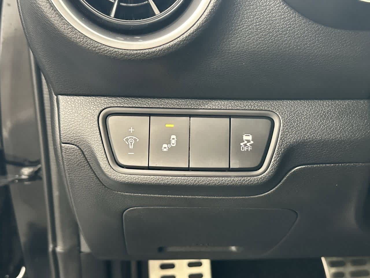 Thumbnail: 2024 Kia Forte - 17