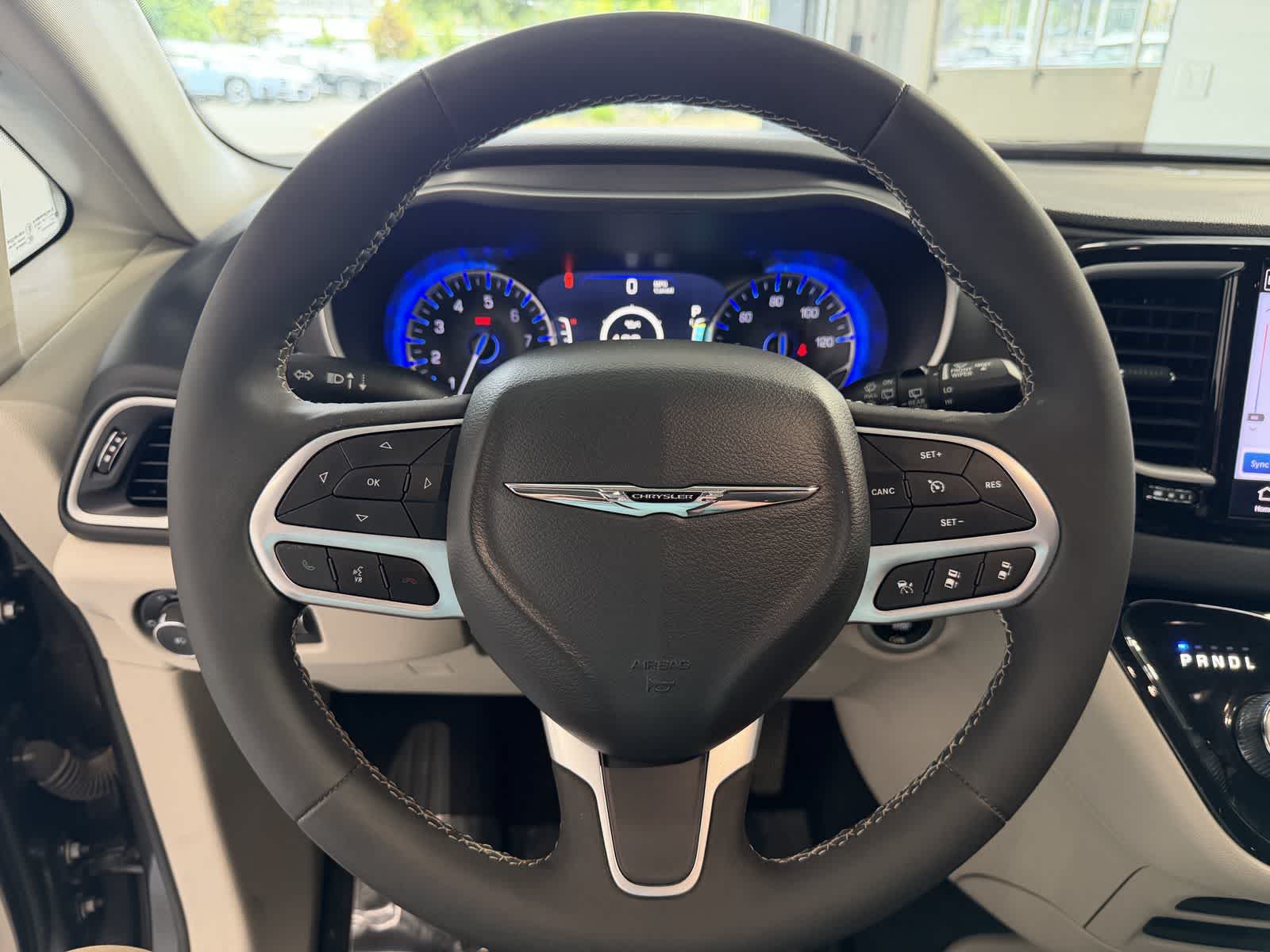 2023 Chrysler Pacifica Touring L - Photo 16