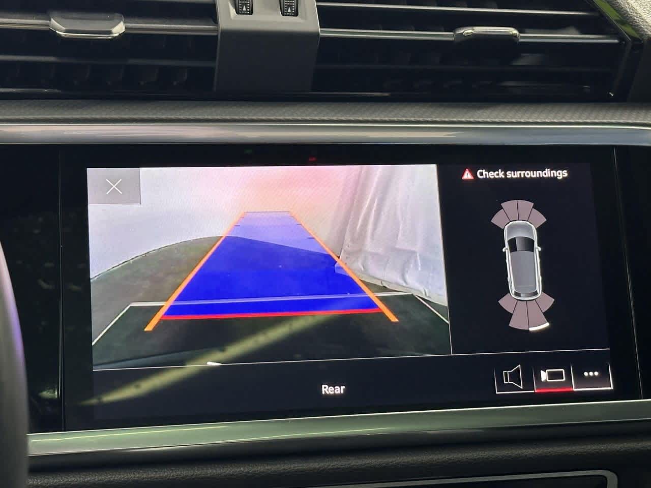 Thumbnail: 2024 Audi Q3 - 20