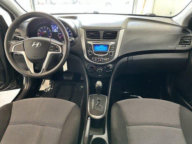 2013 Hyundai Accent GS 11