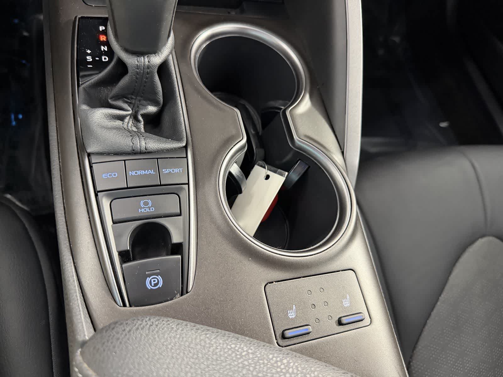 2022 Toyota Camry XSE - Photo 23