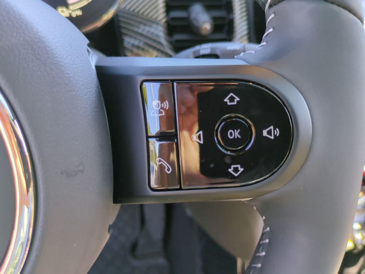 Thumbnail: 2024 MINI Cooper Hardtop - 23