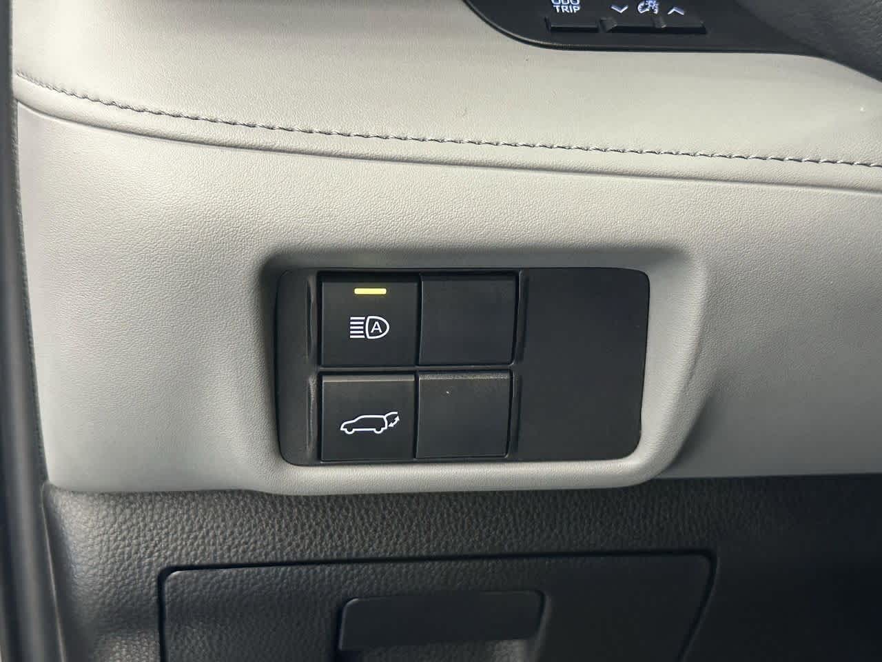 Thumbnail: 2022 Toyota Highlander - 17