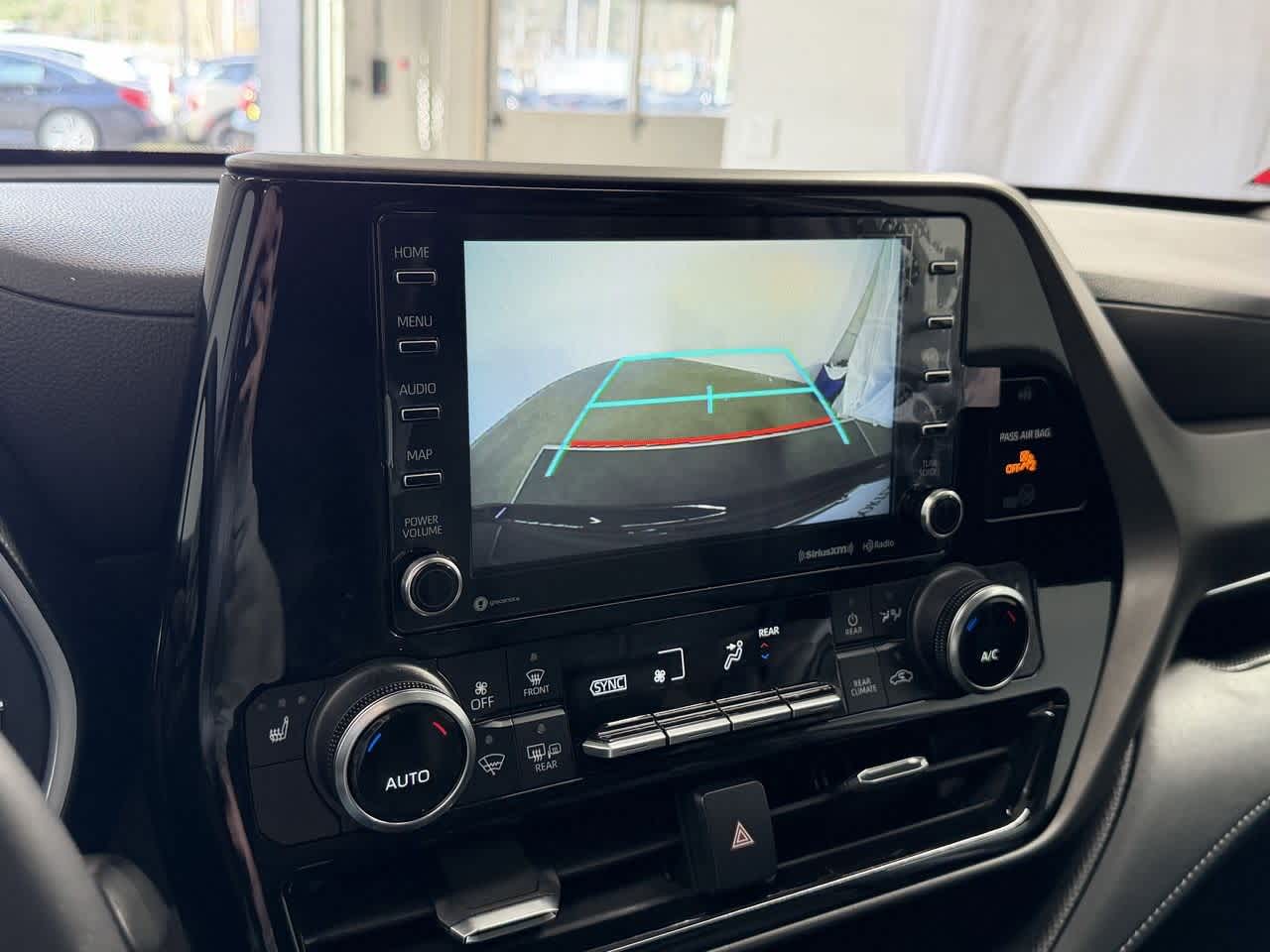 Thumbnail: 2021 Toyota Highlander - 22