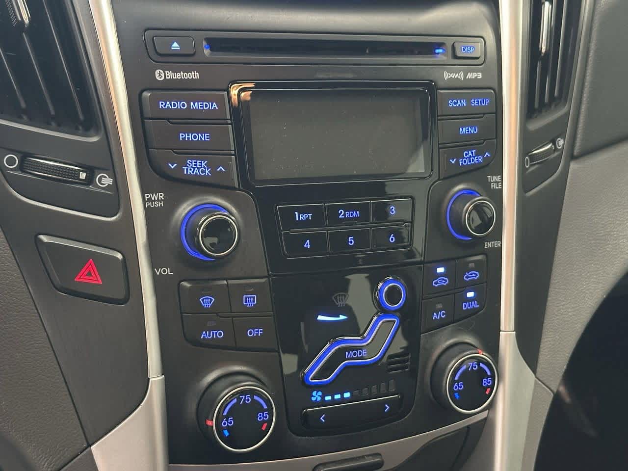 Thumbnail: 2013 Hyundai Sonata - 22