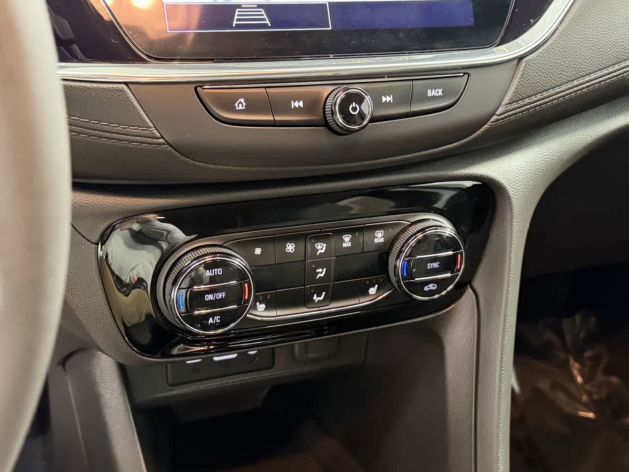 Thumbnail: 2023 Buick Encore GX - 21