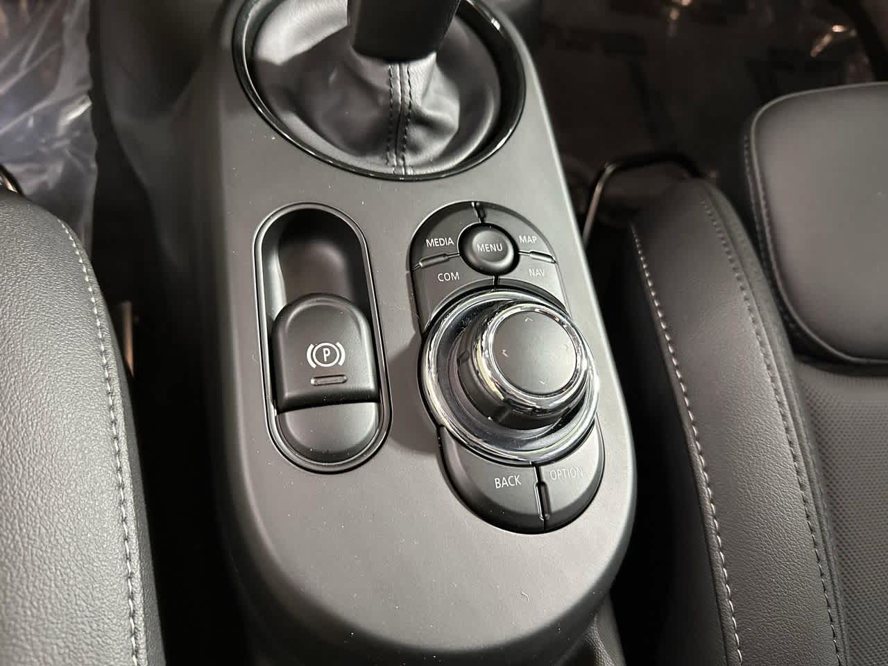 Thumbnail: 2024 MINI Cooper Hardtop - 23