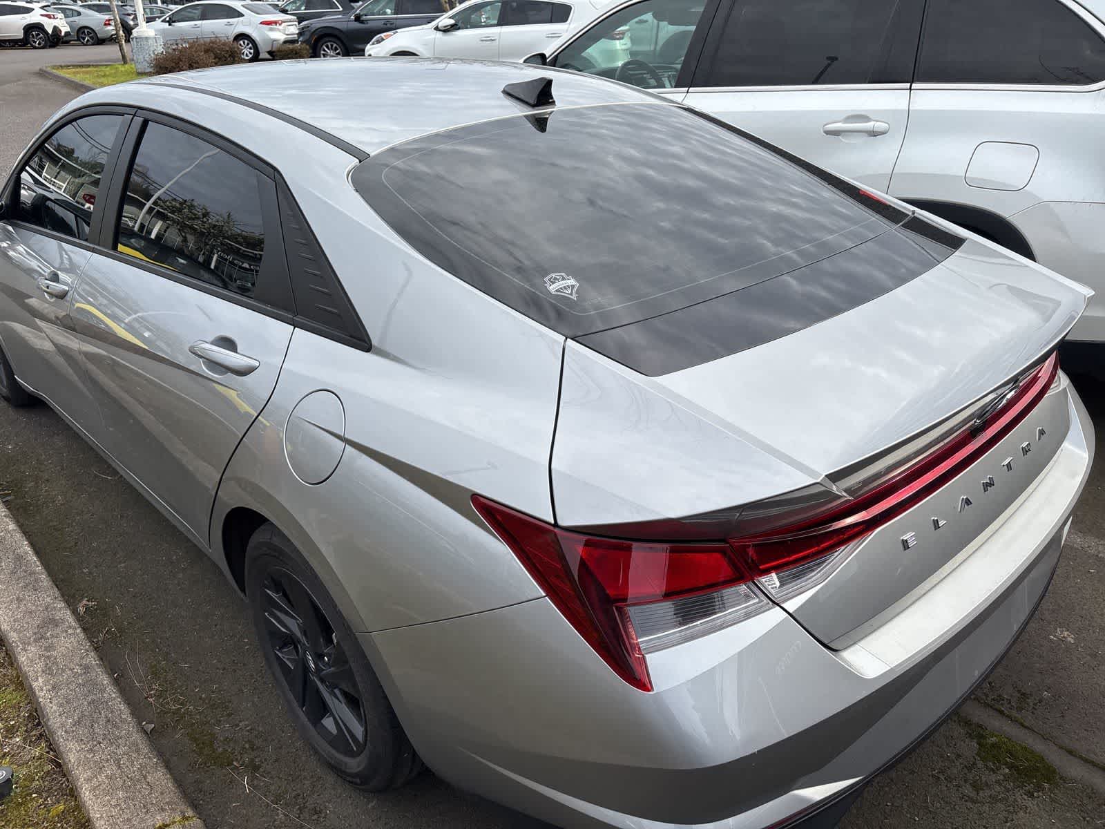 Thumbnail: 2021 Hyundai Elantra - 10