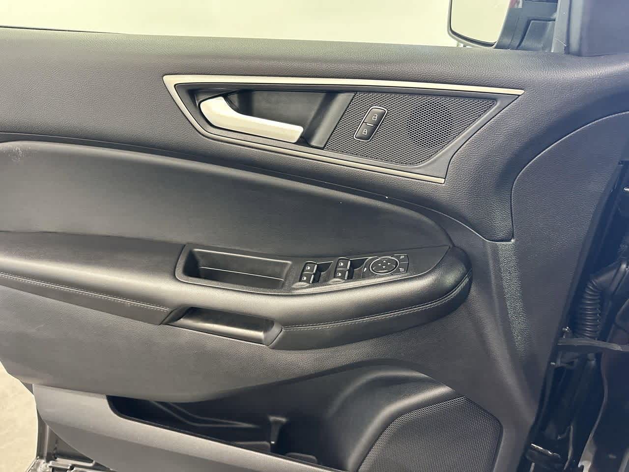 Thumbnail: 2022 Ford Edge - 14