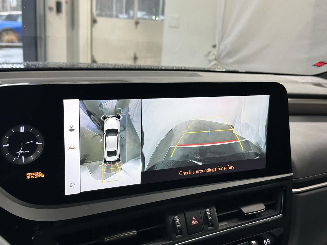 Thumbnail: 2023 Lexus ES - 21