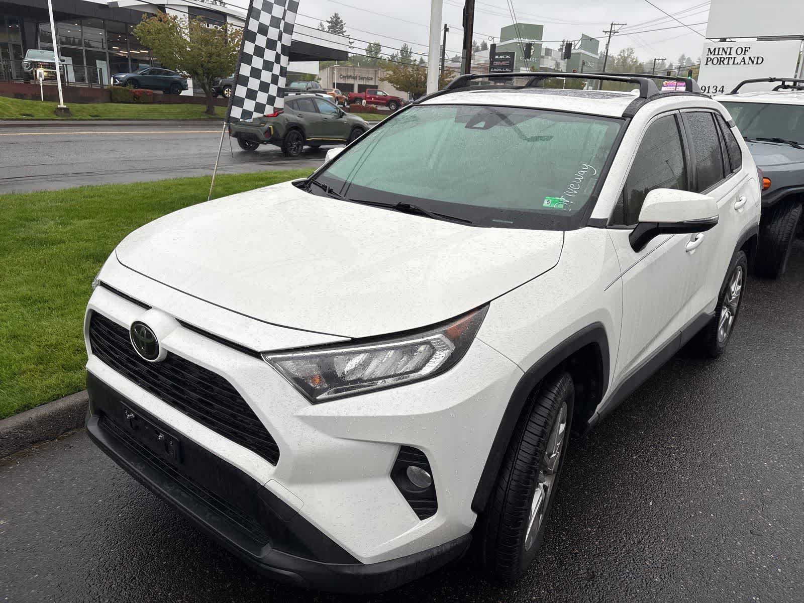Thumbnail: 2019 Toyota RAV4 - 7