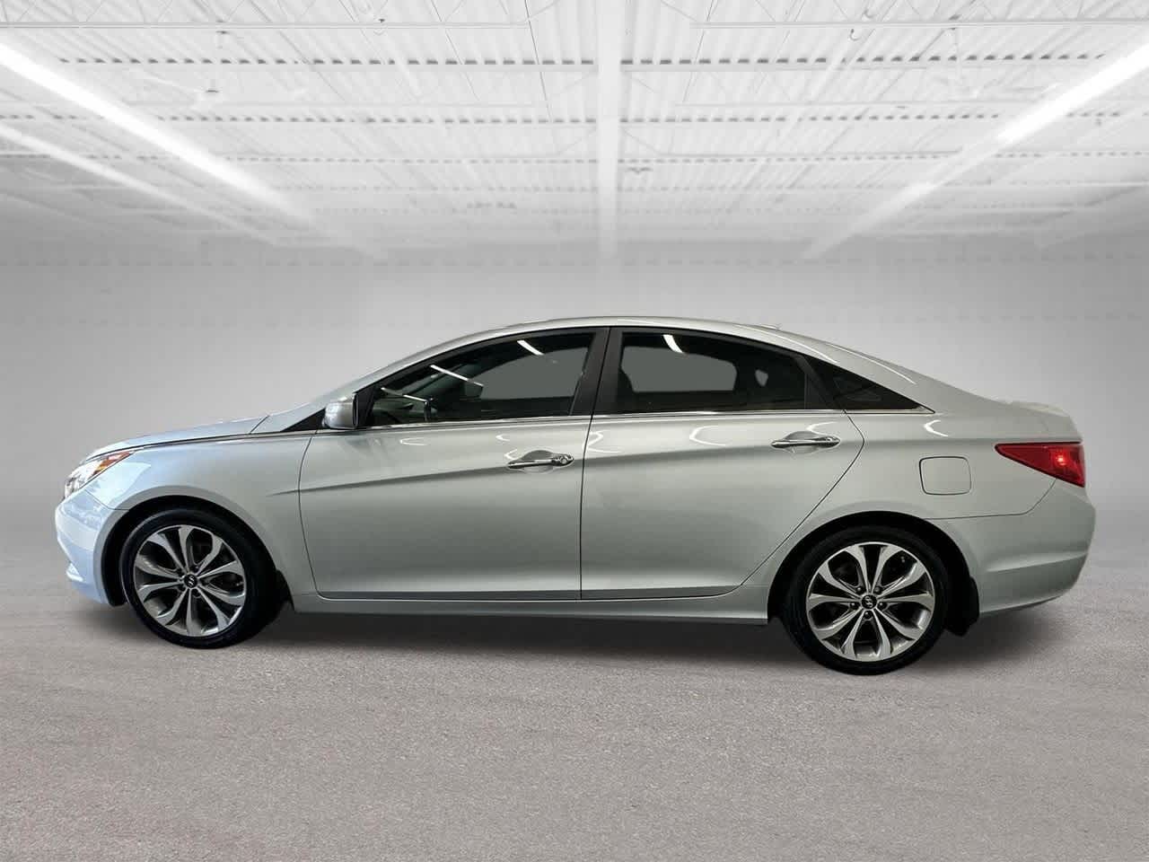 Thumbnail: 2013 Hyundai Sonata - 2
