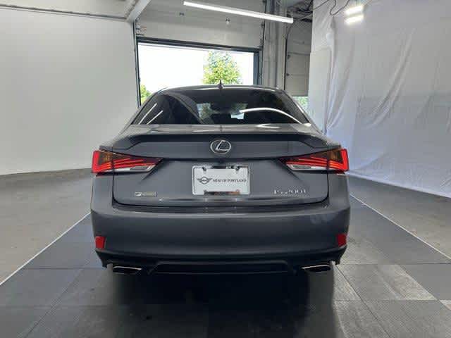 2017 Lexus IS 200t photo 4