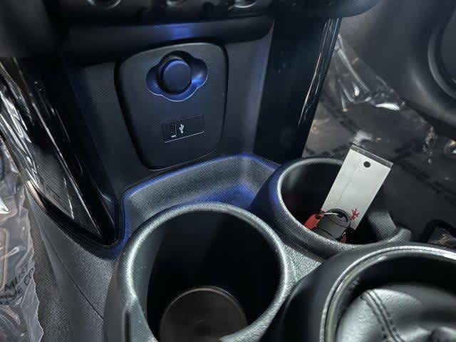 Thumbnail: 2024 MINI Cooper Convertible - 22