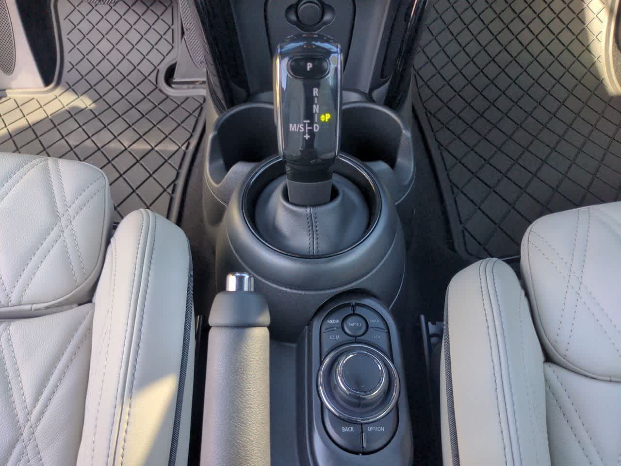 Thumbnail: 2023 MINI Cooper Convertible - 29