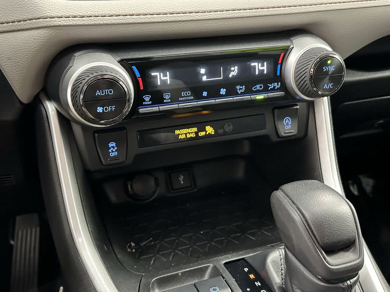 Thumbnail: 2022 Toyota RAV4 - 22