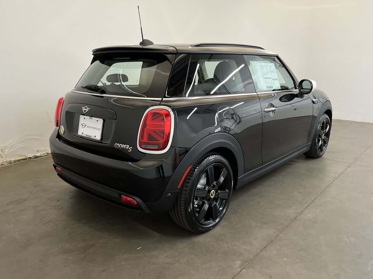 Thumbnail: 2024 MINI Cooper Hardtop - 6