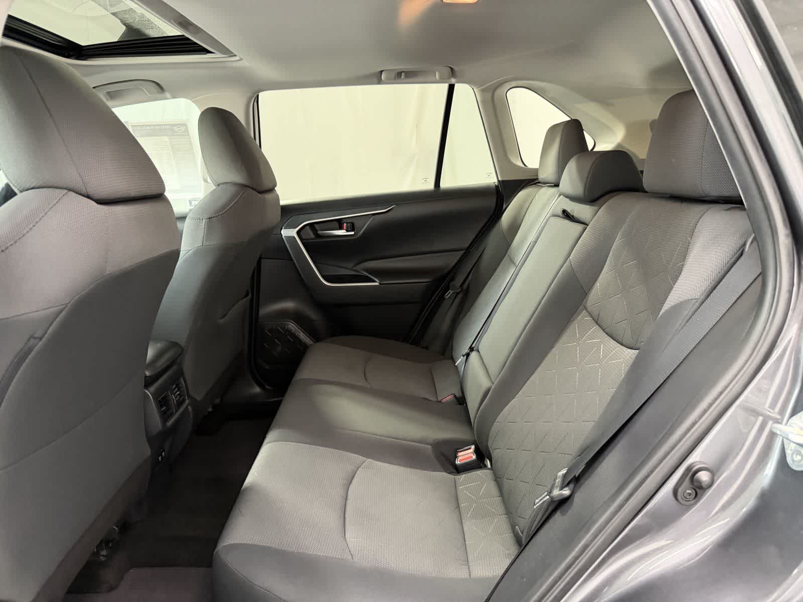 2019 Toyota RAV4 XLE - Photo 11